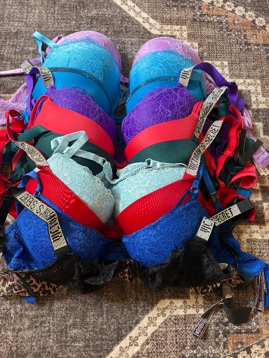 Victoria's Secret Other - Victoria secret 34DD/E bras